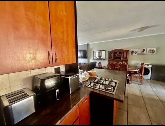 3 BEDROOM HOUSE FOR SALE IN VANDERBIJLPARK CE 5